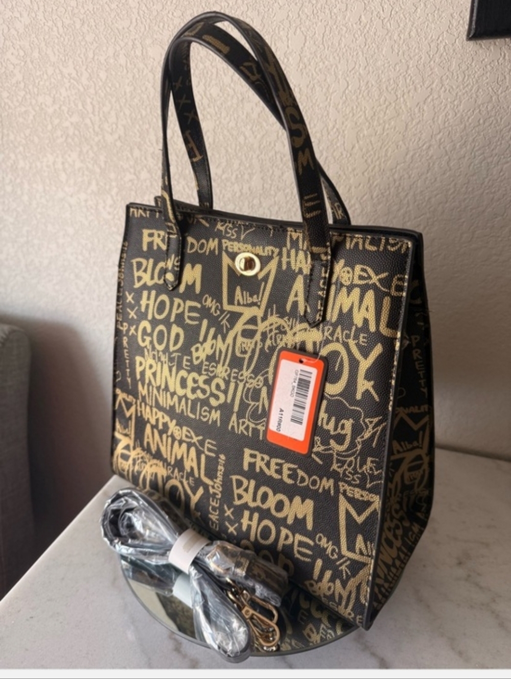 Everyday Chic Script Print Tote Bag - Black & Gold